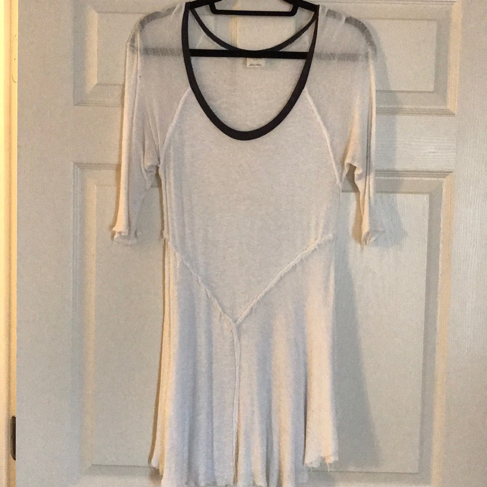 White 3 quarter length sleeve shirt